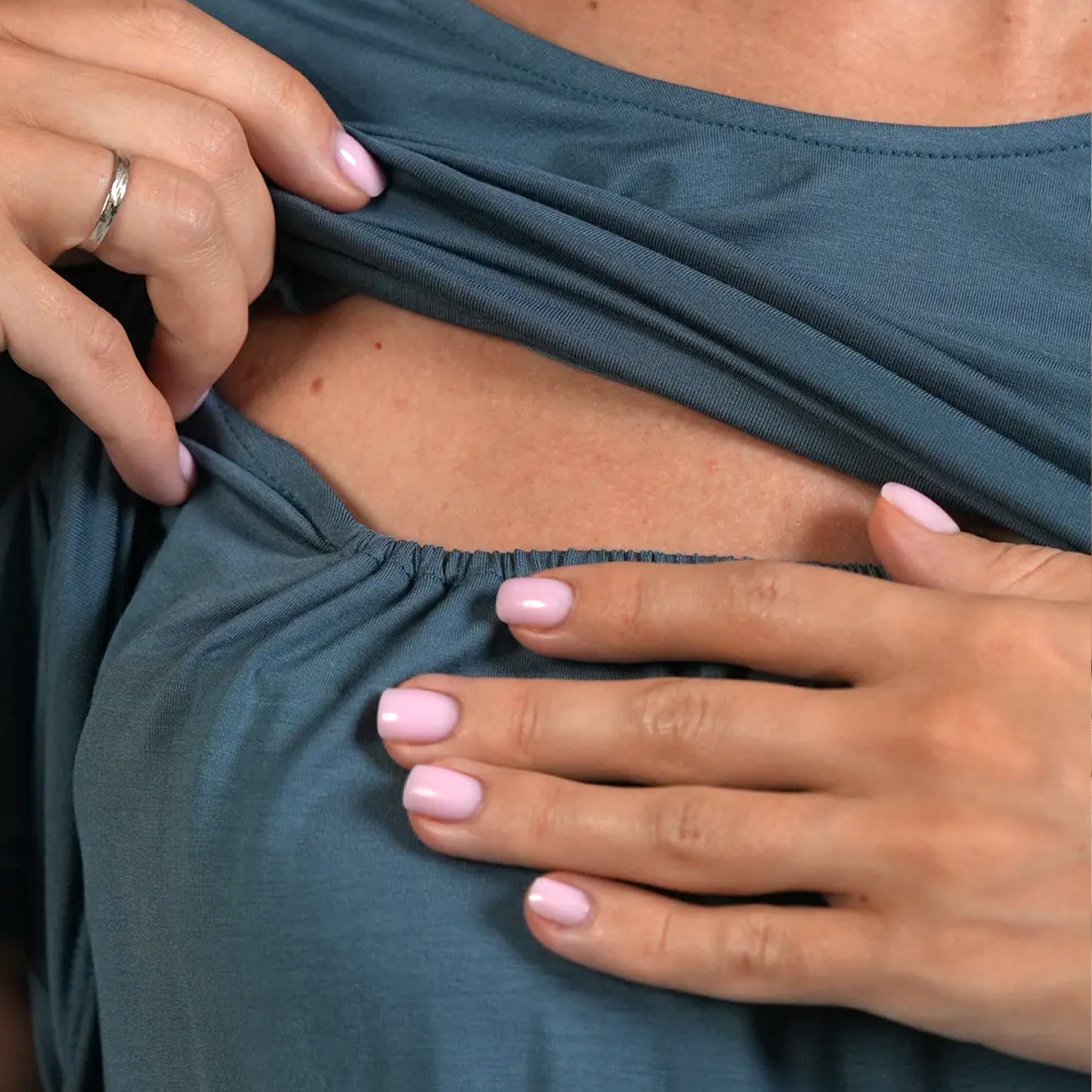 Front view of the navy Mama Set outfit